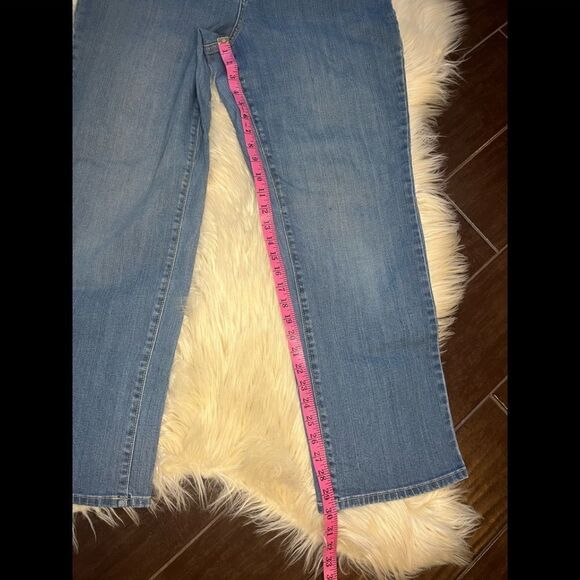 L.L Bean favorite fit Curvy denim jeans 12R - Picture 9 of 9